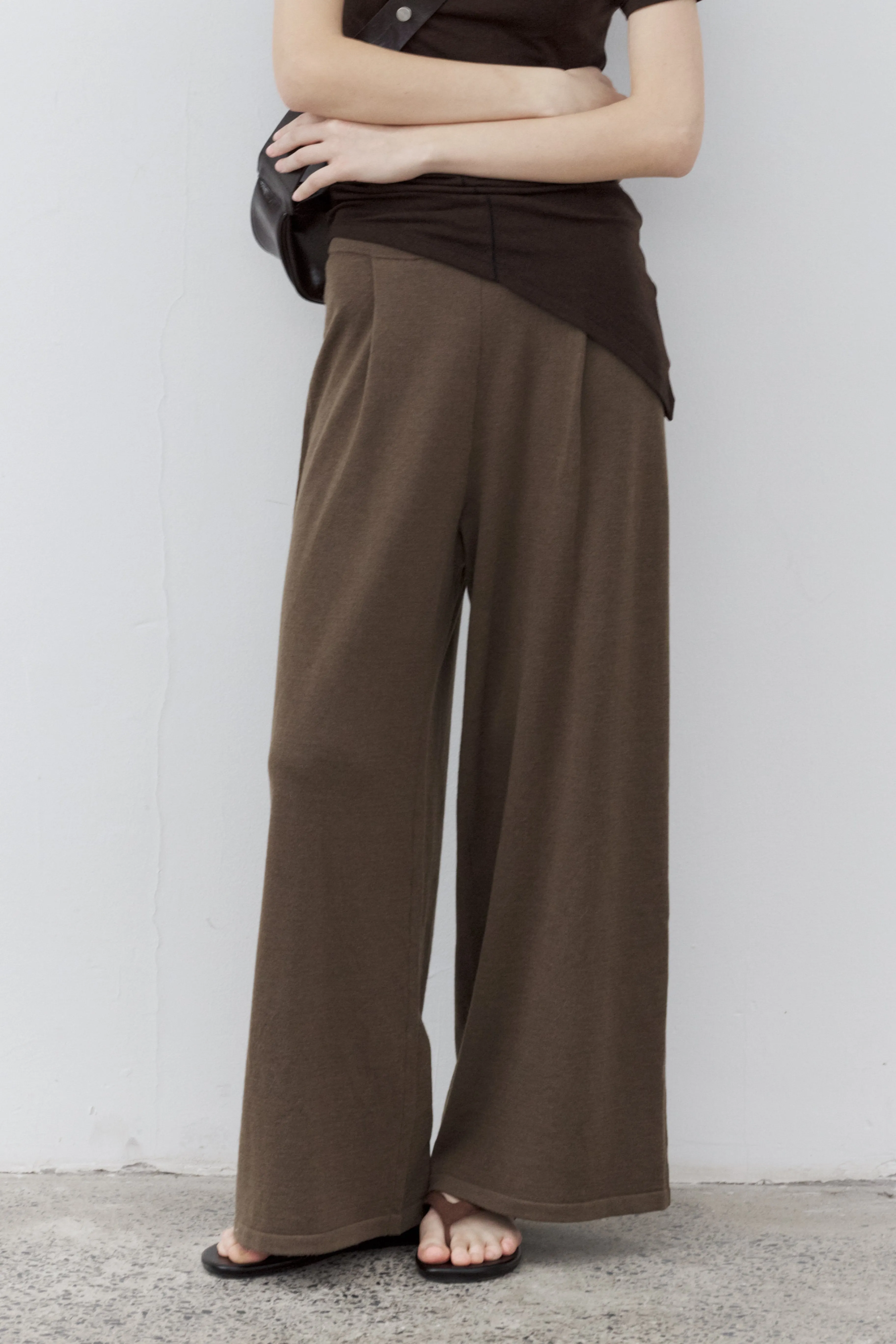 AIRY DRAPE WIDE PANTS / エアリードレープワイドパンツ