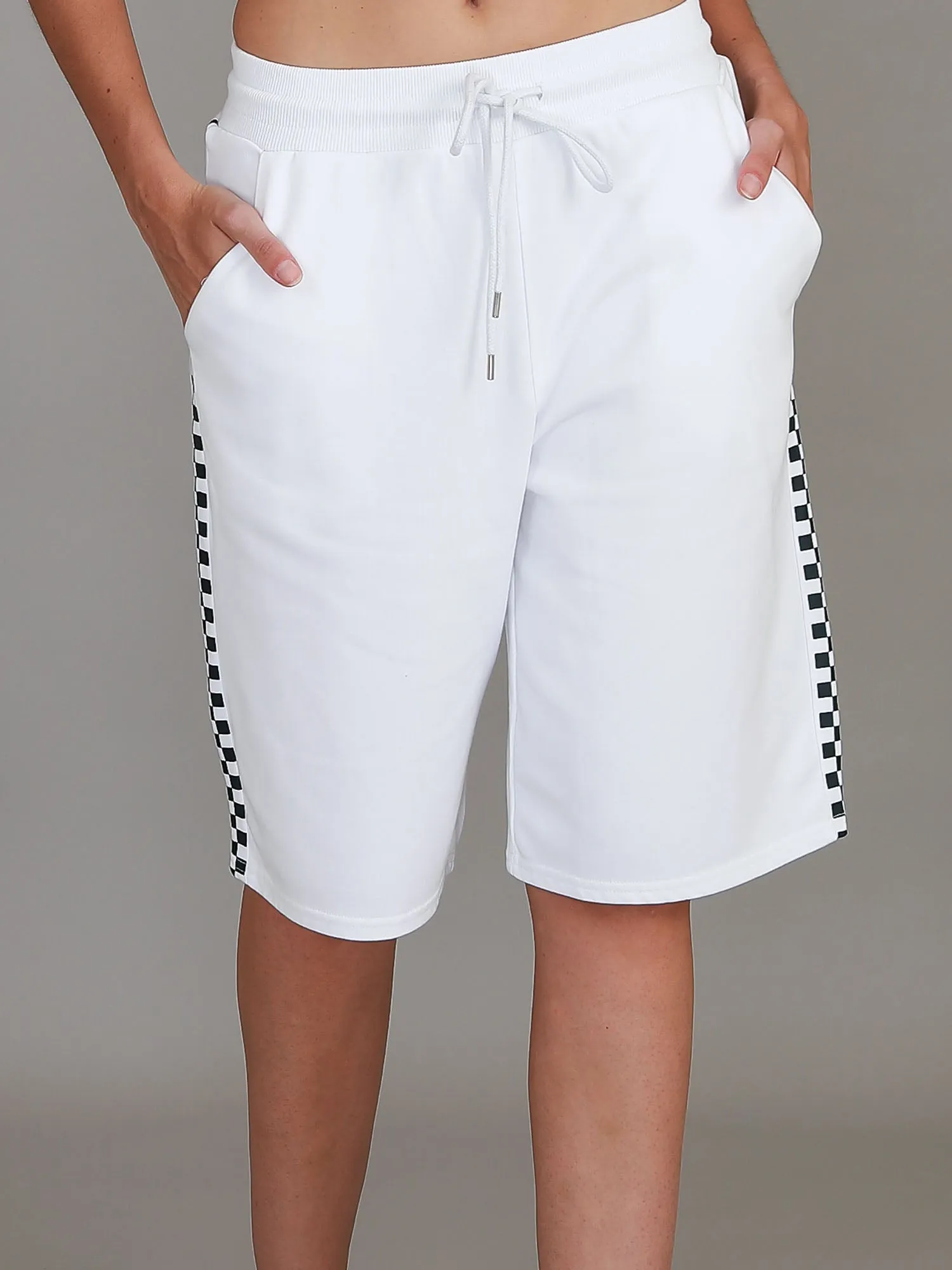 Izzy - Liv Cheque Print Long Shorts